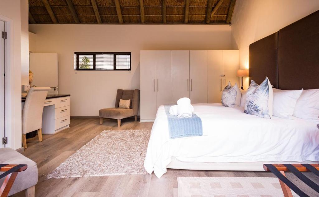 St Francis Golf Lodge Сент Френсис Бей Екстериор снимка