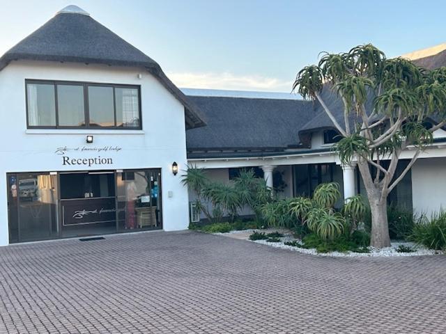 St Francis Golf Lodge Сент Френсис Бей Екстериор снимка