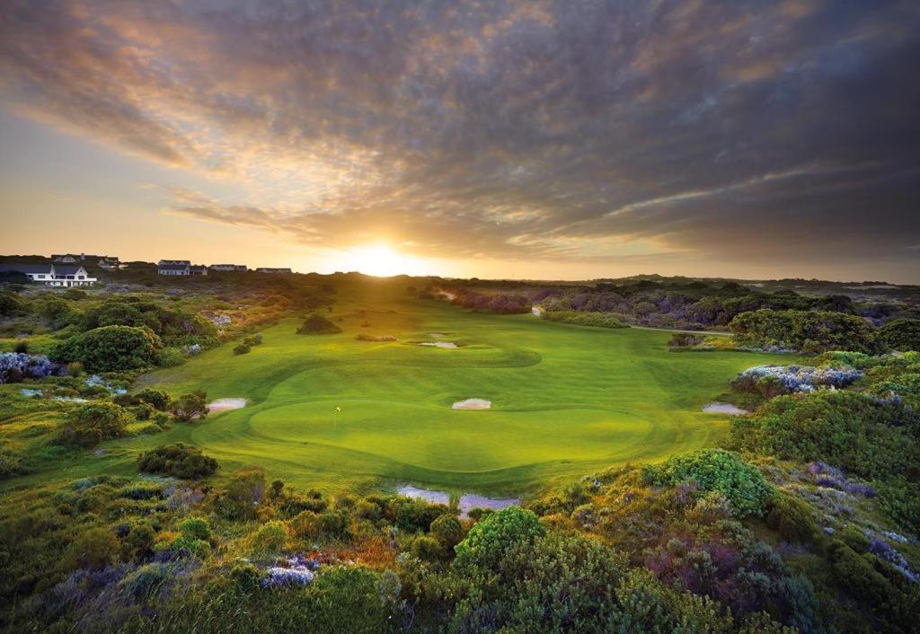 St Francis Golf Lodge Сент Френсис Бей Екстериор снимка