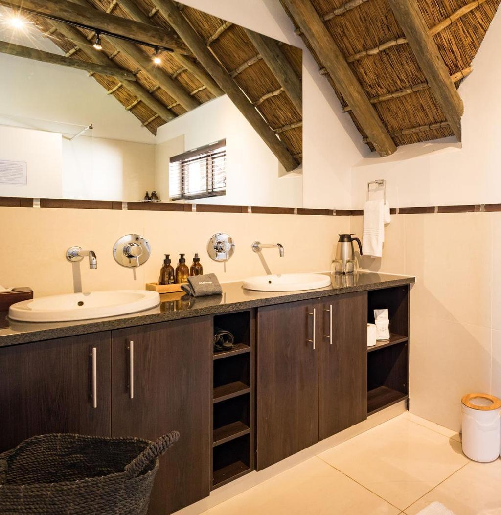 St Francis Golf Lodge Сент Френсис Бей Екстериор снимка